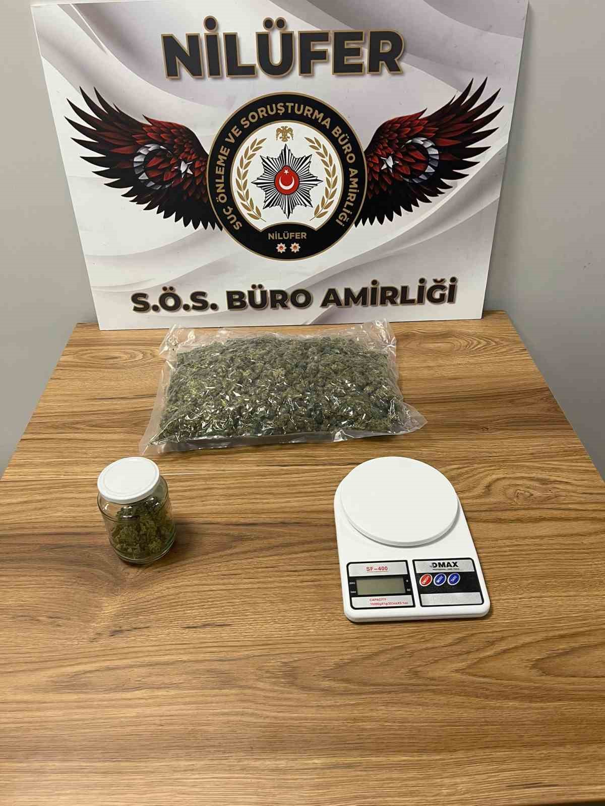 bursada uyusturucu operasyonu 3 kilo 562 gram esrar ele gecirildi 1 6py7Gaje
