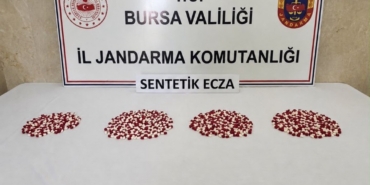 bursada-uyusturucu-operasyonu-bin-98-adet-sentetik-ecza-ele-gecirildi-ZQdgxrcS.jpg