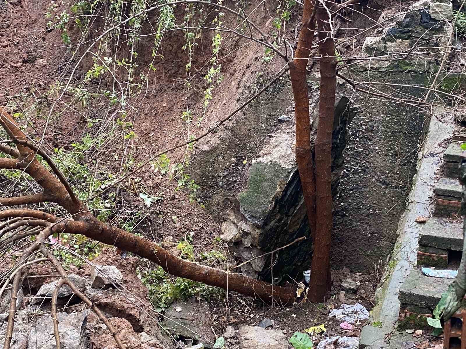bursada yagis sonrasi istinat duvari coktu 0 4Ld2N73U