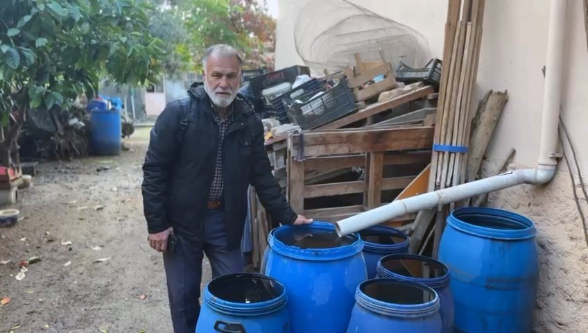 Bursa’da yağmur suyunu varillere biriktirerek tasarruf ediyor 6 bursada yagmur suyunu varillere biriktirerek tasarruf ediyor 2 LyX7pwmA