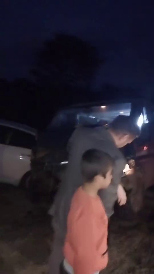 bursada yamactan kopan kayalar araclarin uzerine yagdi 0