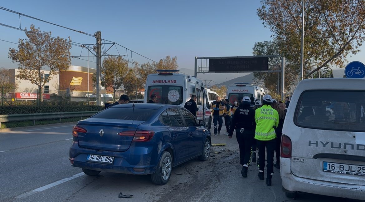 bursada yaris yapan iki otomobil dehset sacti 13 yarali 5 ctsnHnOn