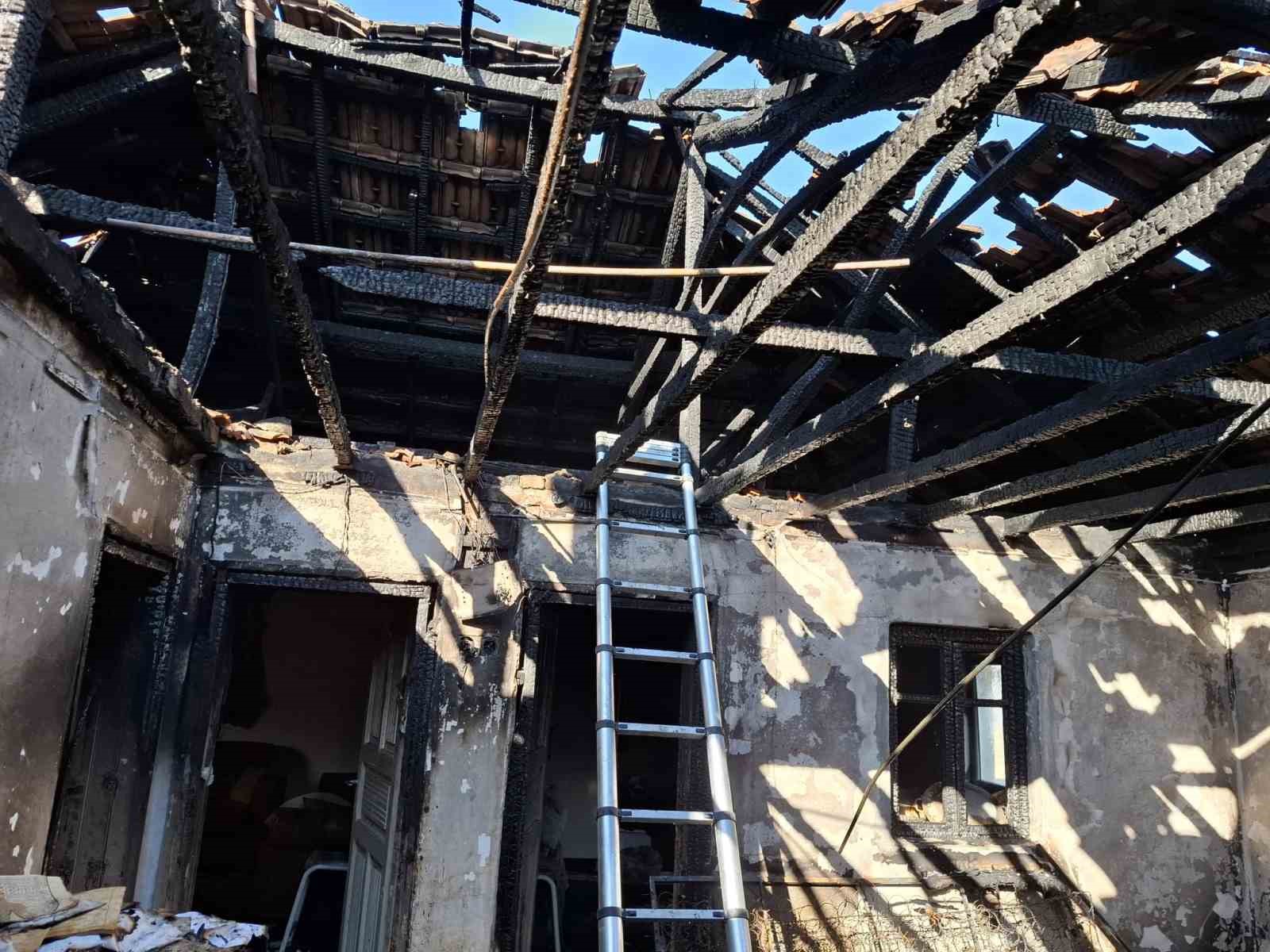 bursada yasli ciftin evi alevlere teslim oldu 1 hIKsLGlt