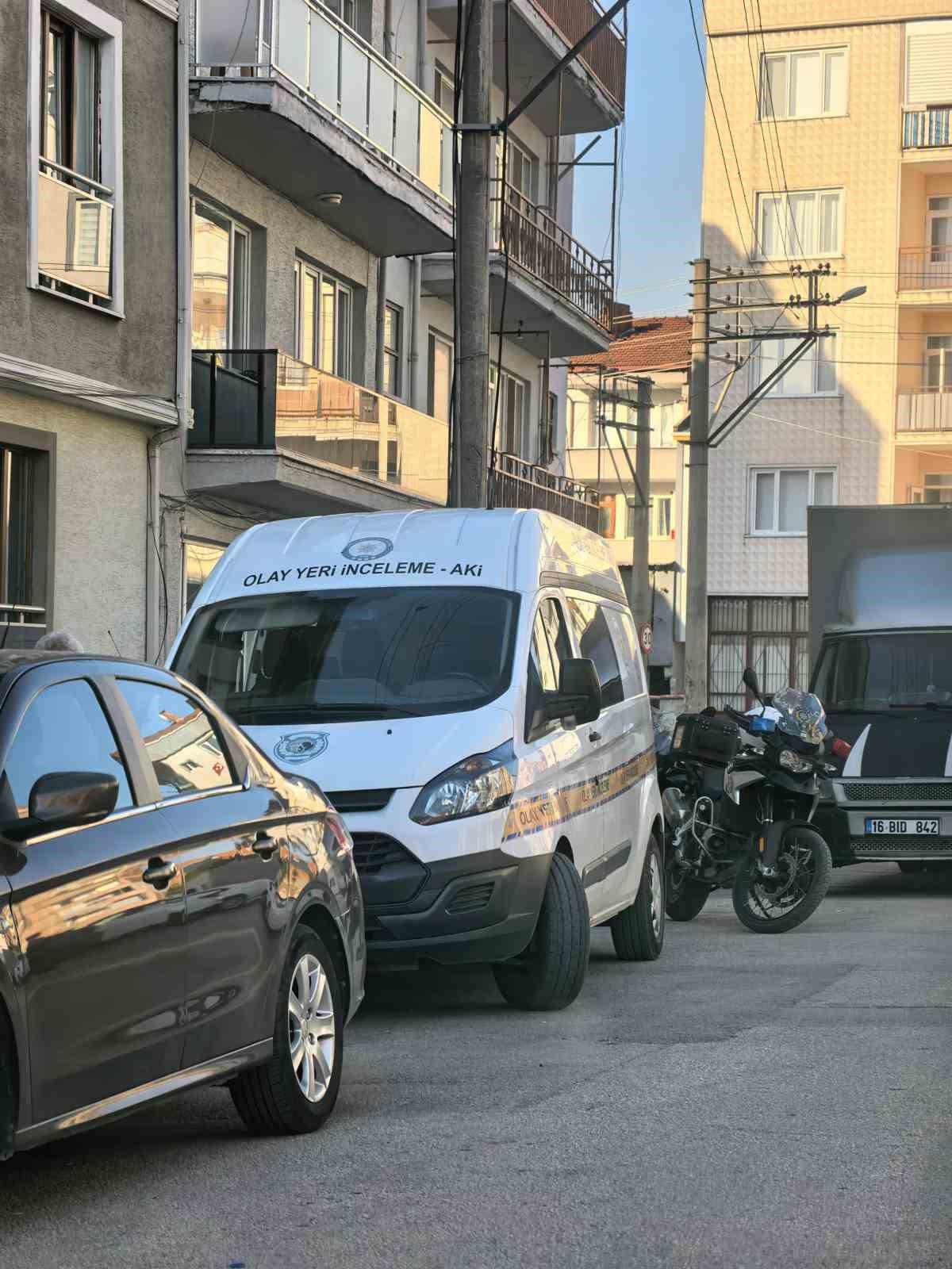 Bursa’da yaşlı kadın evinde ölü bulundu 5 bursada yasli kadin evinde olu bulundu 1