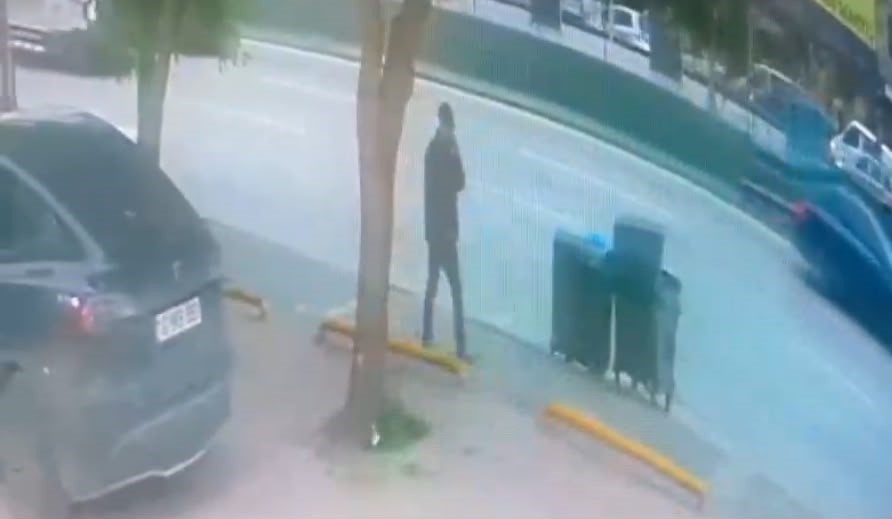 Bursa’da "Yeğenin zor durumda" yalanıyla altın vurgunu: Yaşlı kadını dolandıran 2 şüpheli tutuklandı 7 bursada yegenin zor durumda yalaniyla altin vurgunu yasli kadini dolandiran 2 supheli tutuklandi 3 q11PWGNz