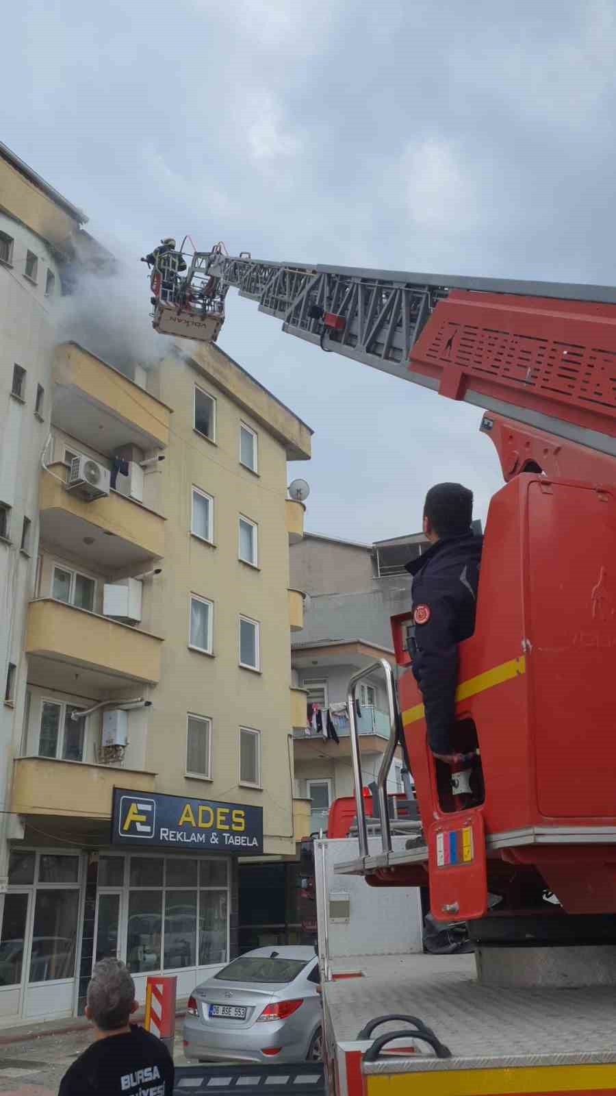 bursada yemek yapilirken cikan yangin panige neden oldu 4 bZYtPyyA