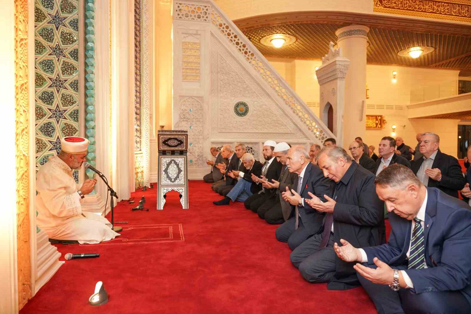 bursada yeni dosab camii acildi 2 FAipurTX
