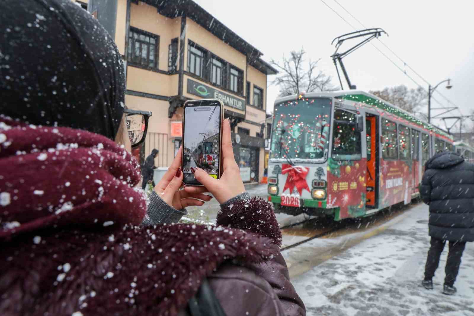 bursada yeni yil coskusu nostaljik tramvayla yasaniyor 0 K3XpukDF
