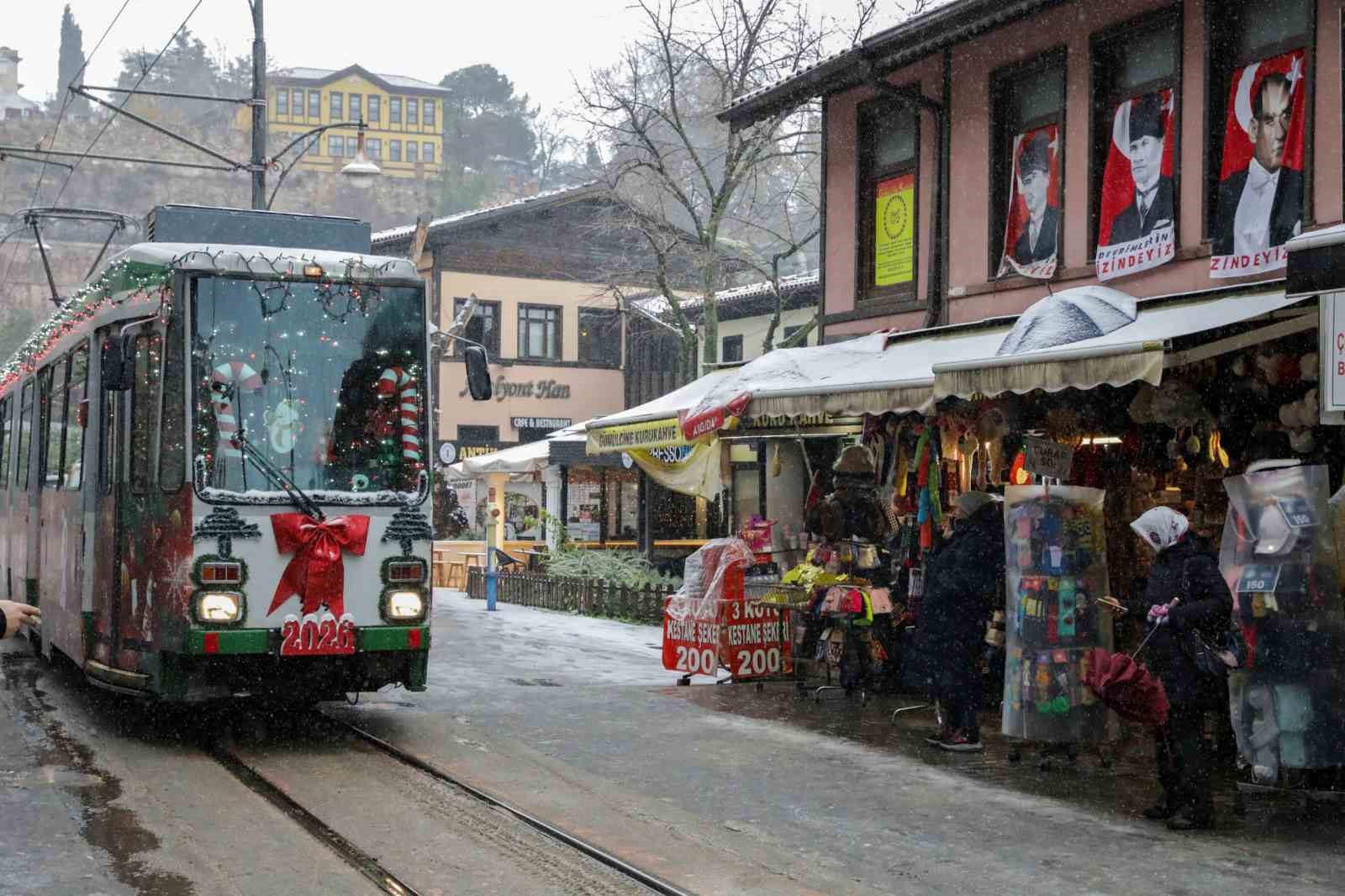 bursada yeni yil coskusu nostaljik tramvayla yasaniyor 2 ilYIO7Tn
