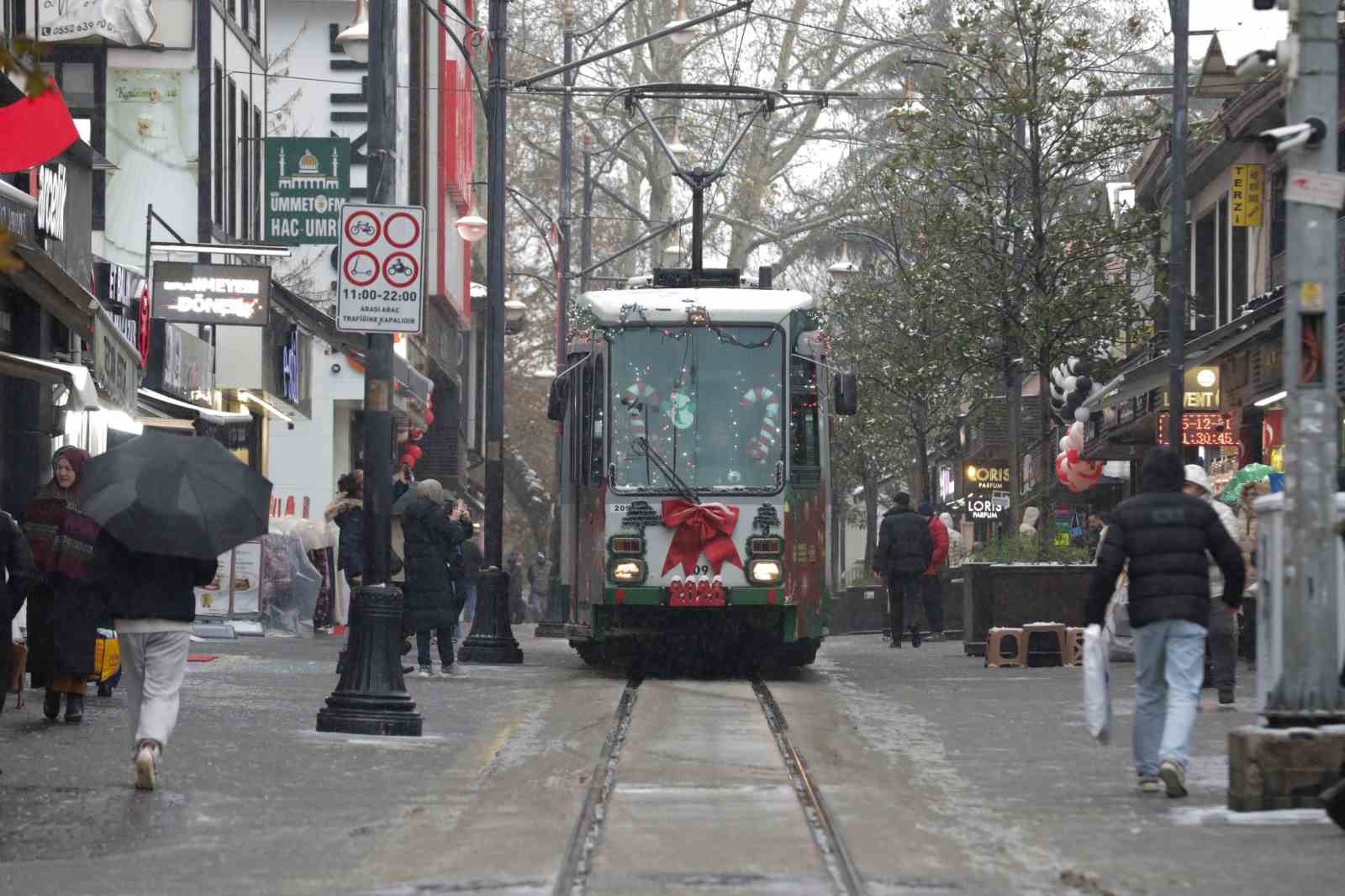 bursada yeni yil coskusu nostaljik tramvayla yasaniyor 3 Oi8r2Fme