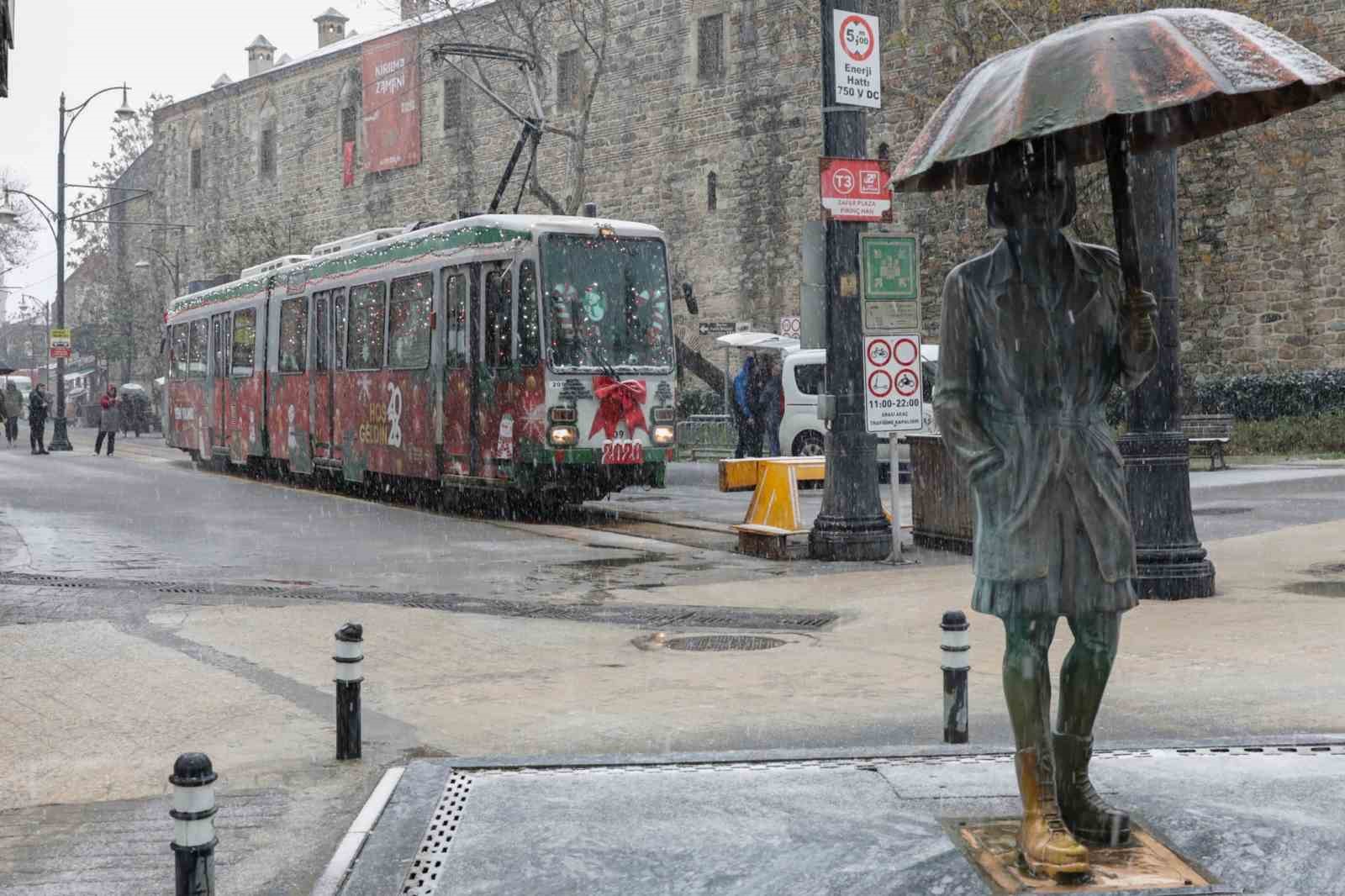 bursada yeni yil coskusu nostaljik tramvayla yasaniyor 5 U8UEkPUi