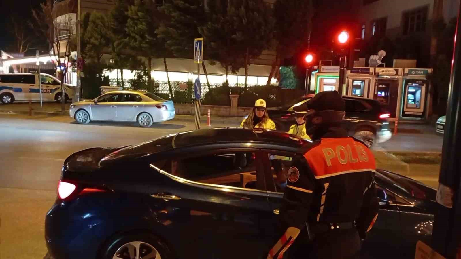 bursada yer degistiren piyasacilara polis baskini 10 U1rGrwMl
