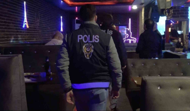 bursada-yilbasi-oncesi-genis-capli-uygulama-kacak-ve-sahte-alkole-gecit-yok-s8kpBdAF.jpg