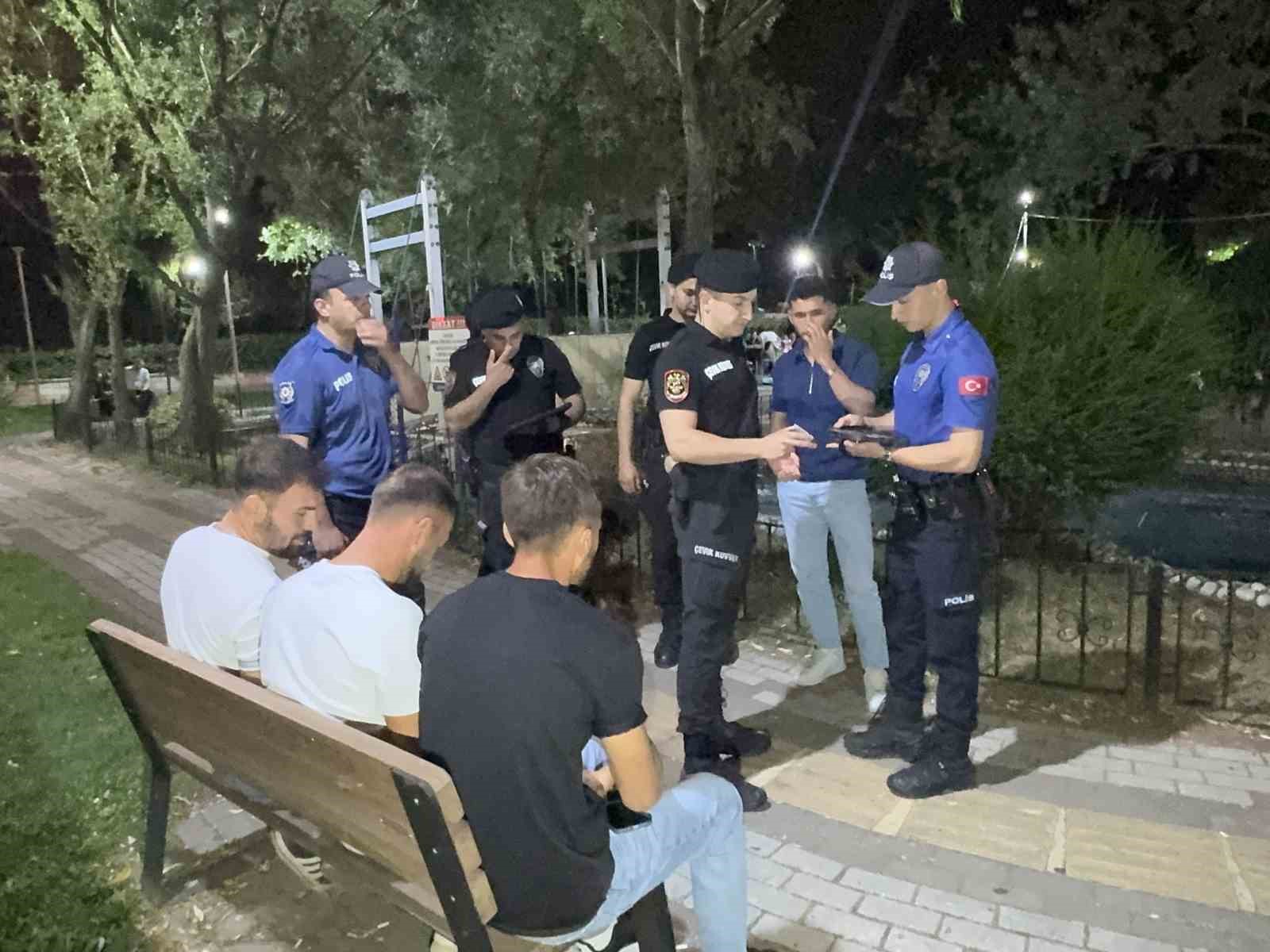 Bursa’da YKS öncesi sessizlik ve huzur denetimi 6 bursada yks oncesi sessizlik ve huzur denetimi 2 55iCaNi1