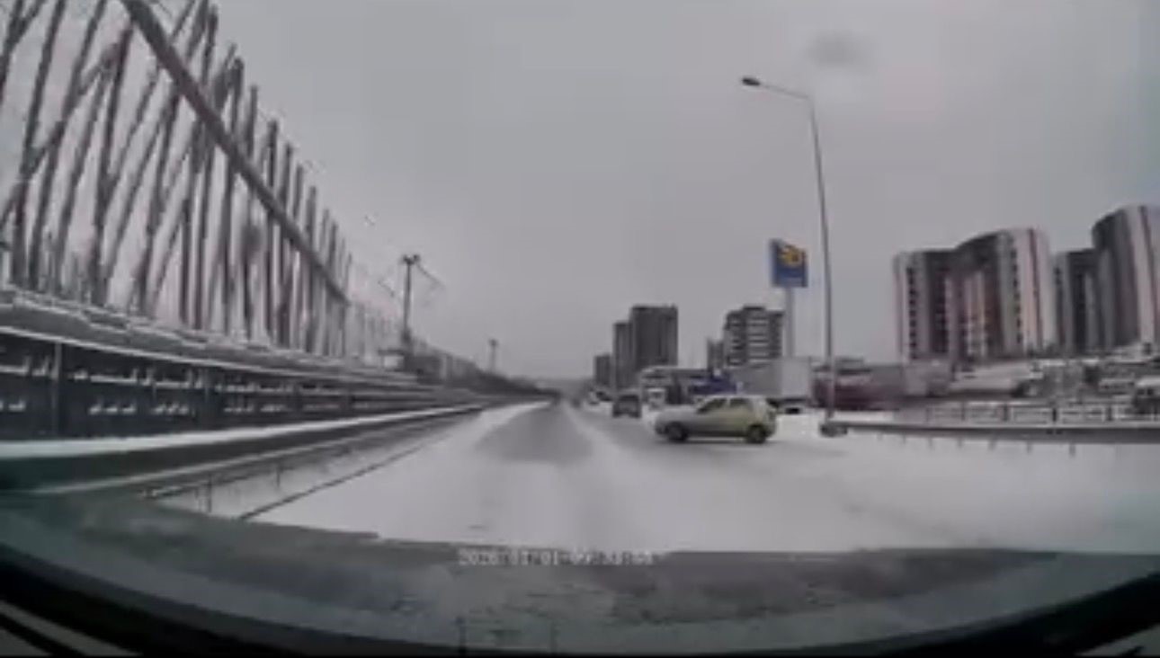 bursada yogun kar yagisi kazalari beraberinde getirdi 0 juLOPnTF