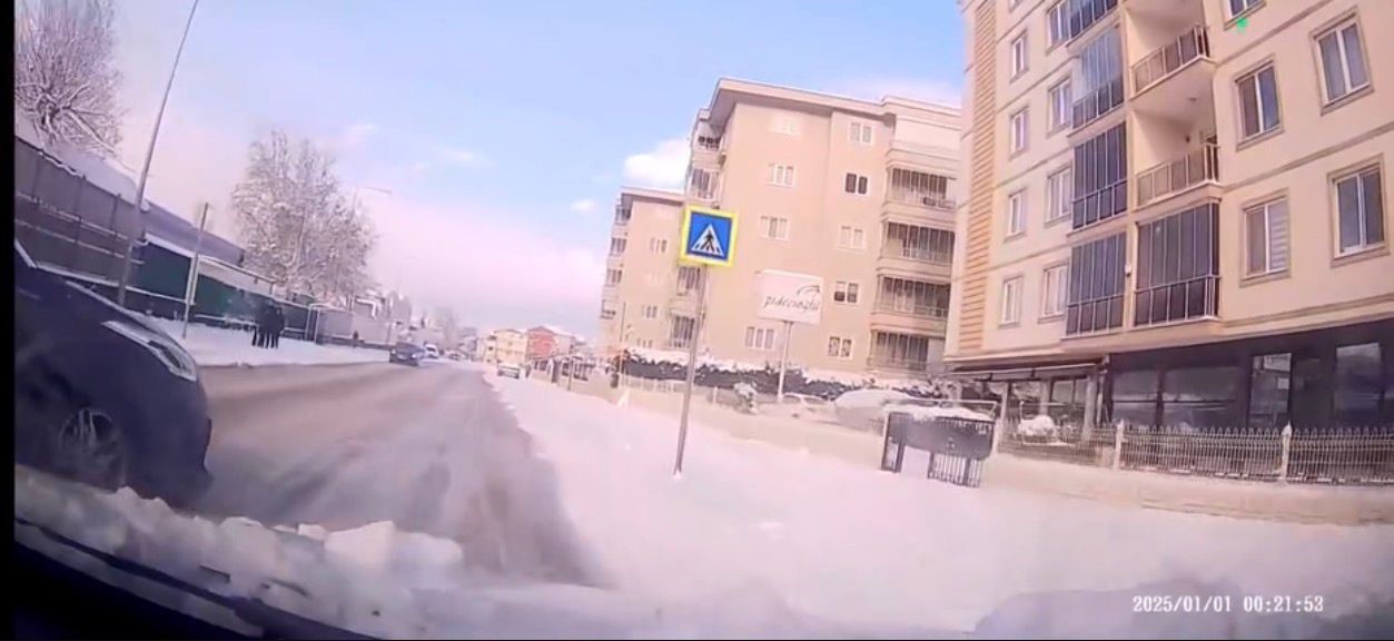 bursada yogun kar yagisi kazalari beraberinde getirdi 1 Ai6K12Zn