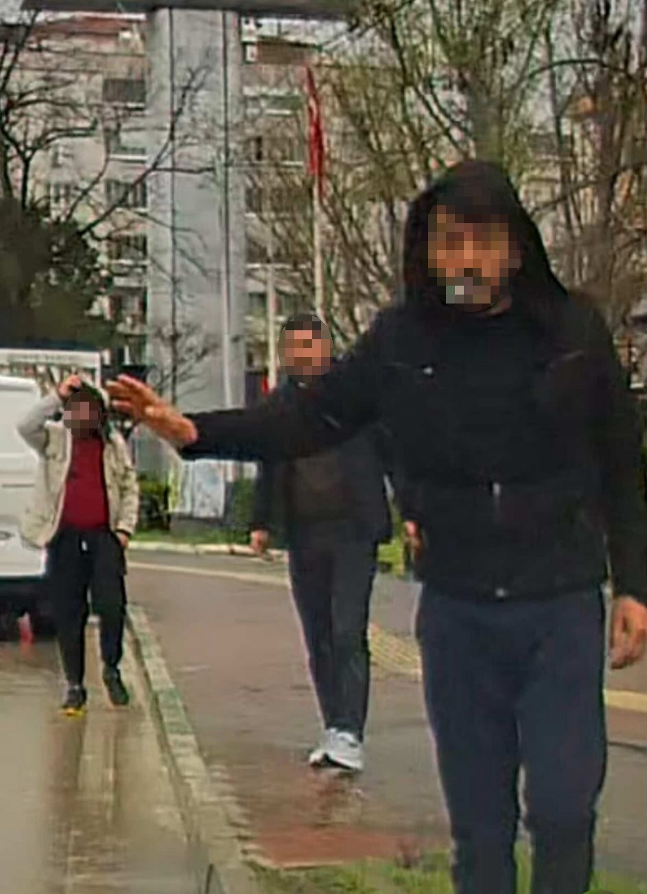 bursada yol verme kavgasi 3 kisi surucuye saldirdi 4 KvDfyrw7