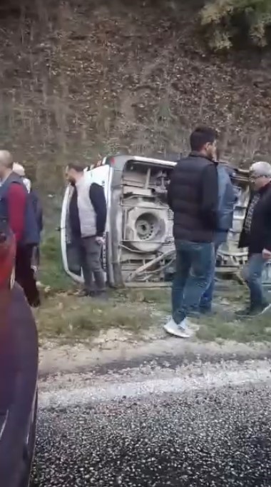bursada yolcu minibusu devrildi 8 kisi hafif yaralandi 1