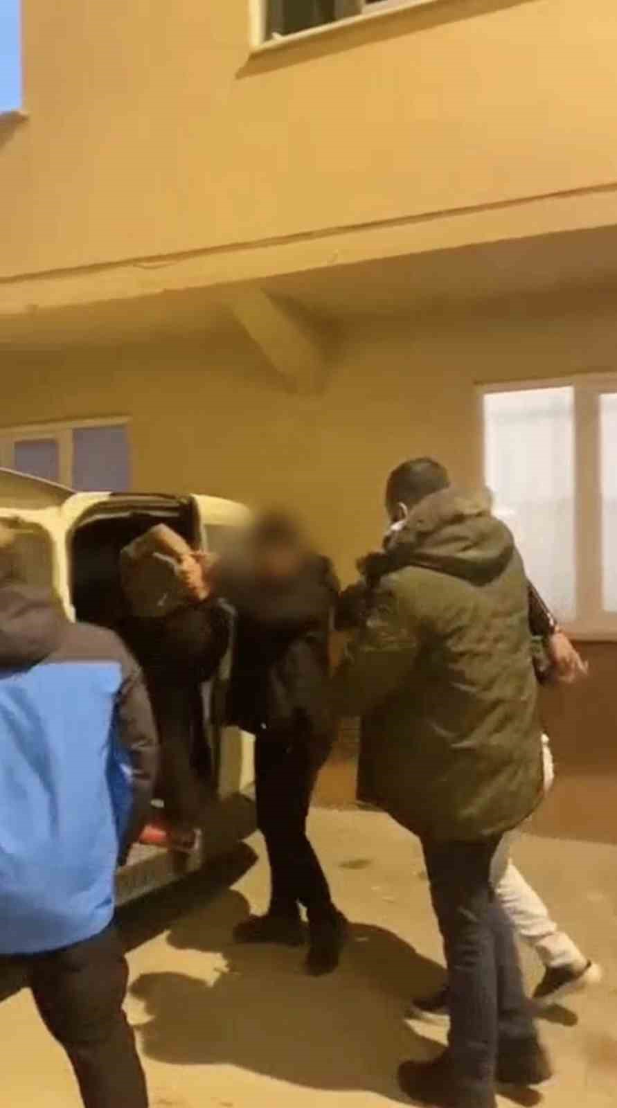 bursada zehir tacirleri boyle yakalandi zulalanan uyusturuculari polis tek tek buldu 4 J3Nl5WQp