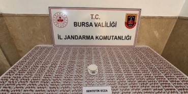 bursada-zehir-tacirlerine-darbe-binlerce-sentetik-hap-ele-gecirildi-M9CRlBa6.jpg