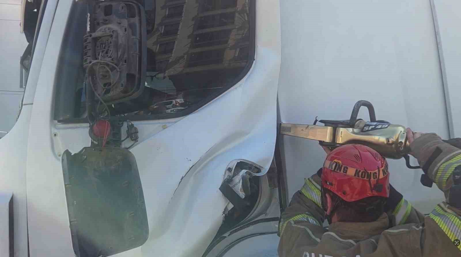 Bursa’da zincirleme kaza: 5 yaralı 13 bursada zincirleme kaza 5 yarali 9 mz6zrvBm