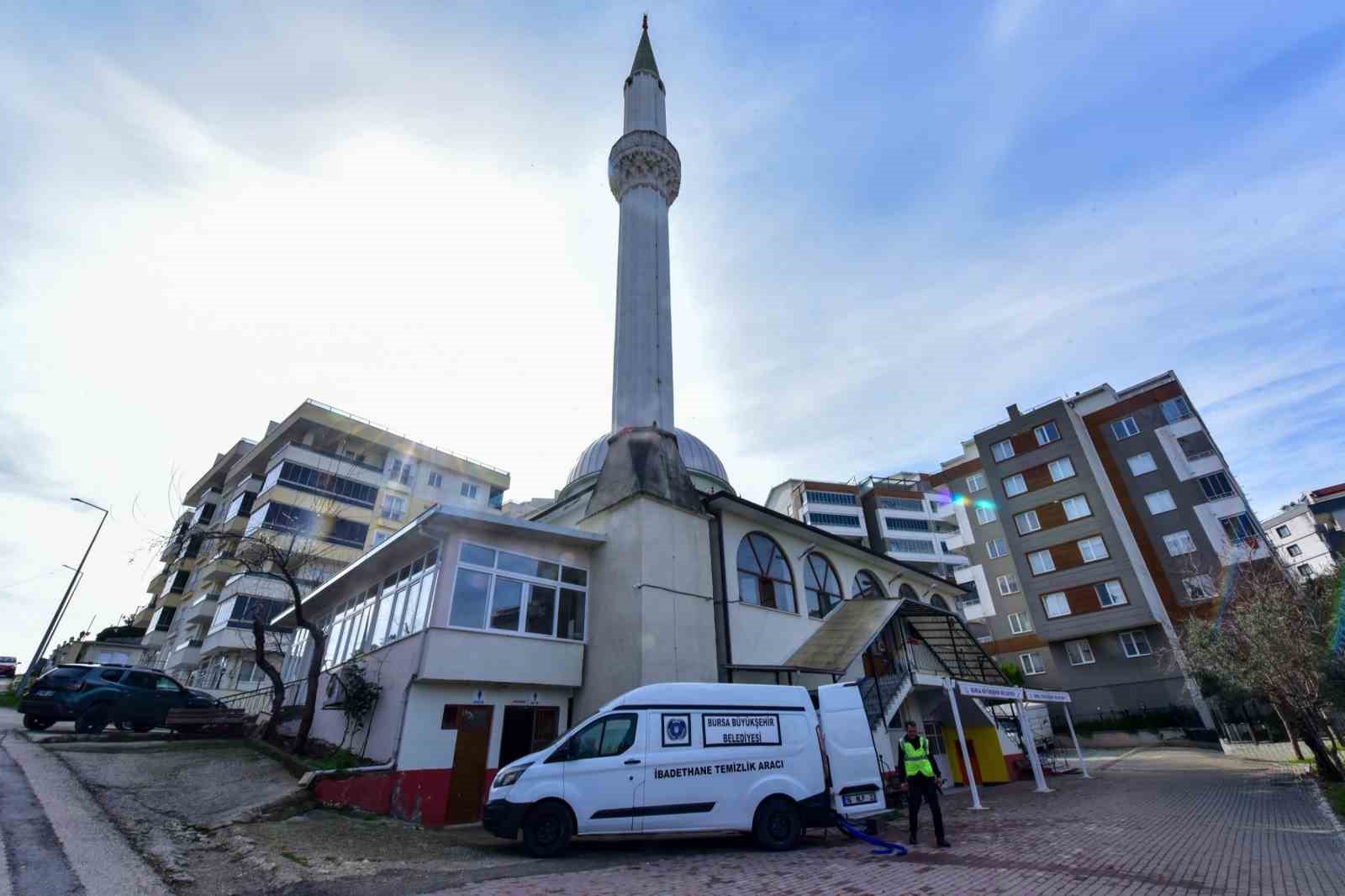 bursadaki camilerde ramazan temizligi 3 v59EzJy9