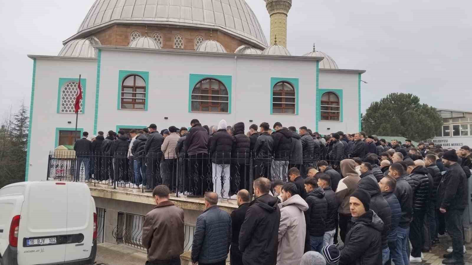 bursadaki feci kazada hayatini kaybeden genc son yolculuguna ugurlandi 0 ZAu9XDiq