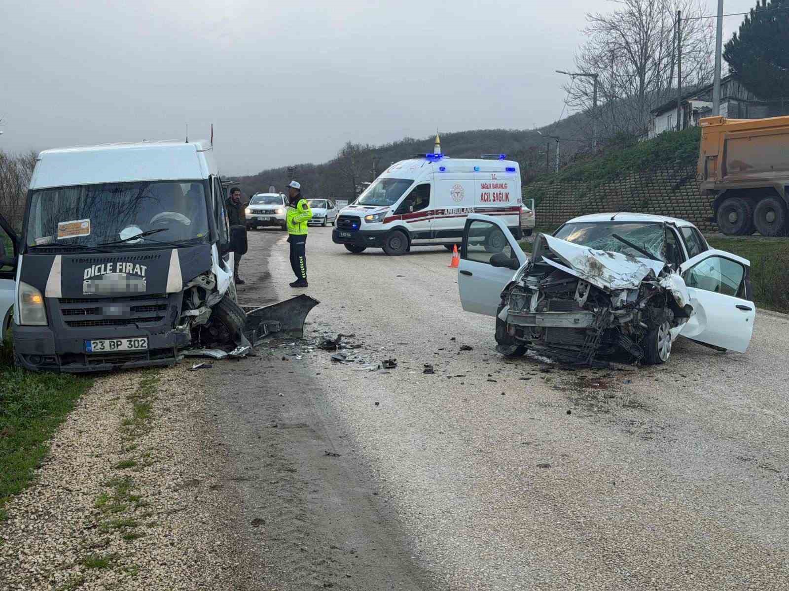 Bursa’daki kaza güvenlik kamerasında 4 bursadaki kaza guvenlik kamerasinda 0 122NpXuc
