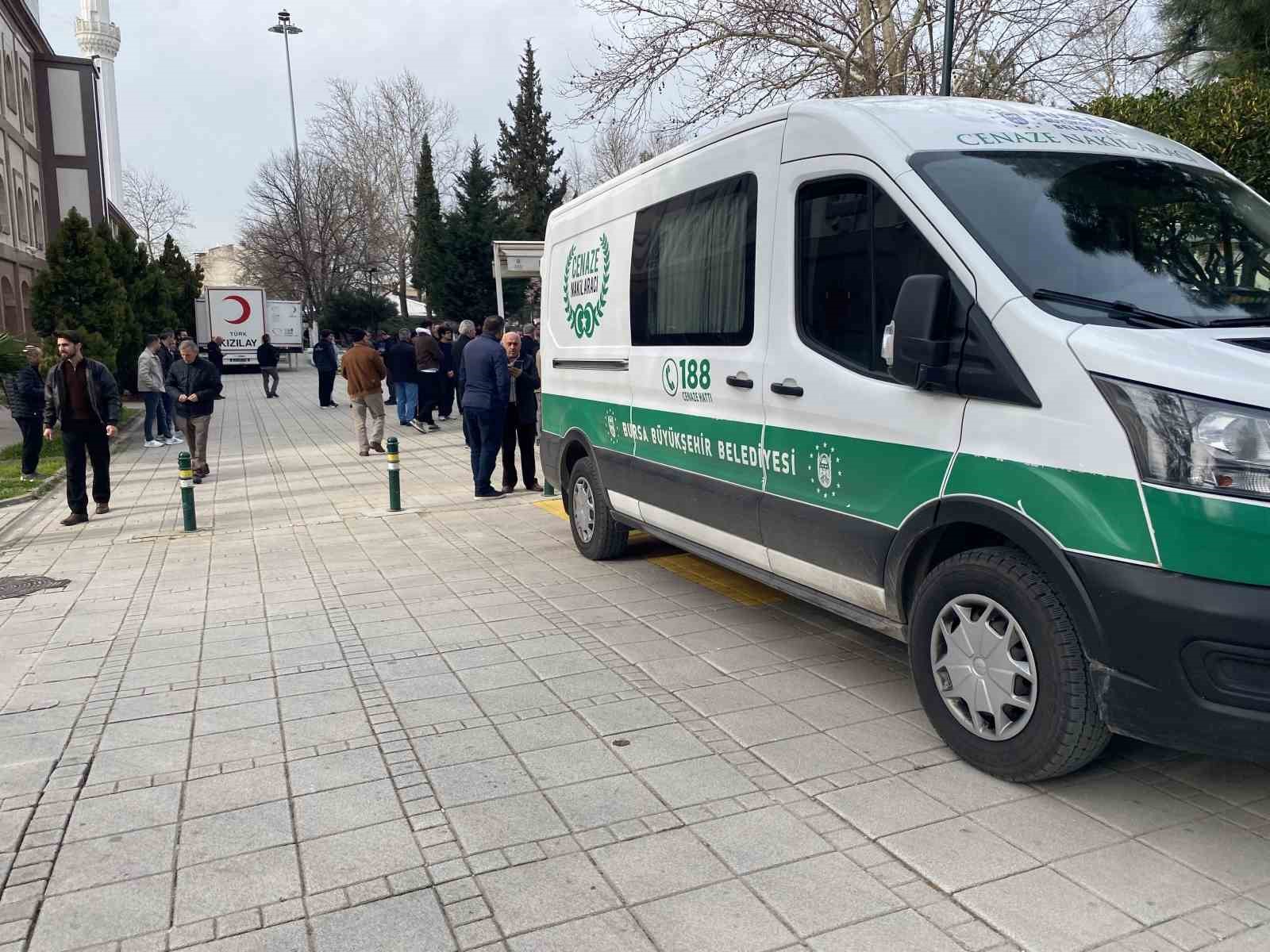 bursadaki silahli saldirida olen guzellik uzmani kadin topraga verildi 4 IdUAqRAO