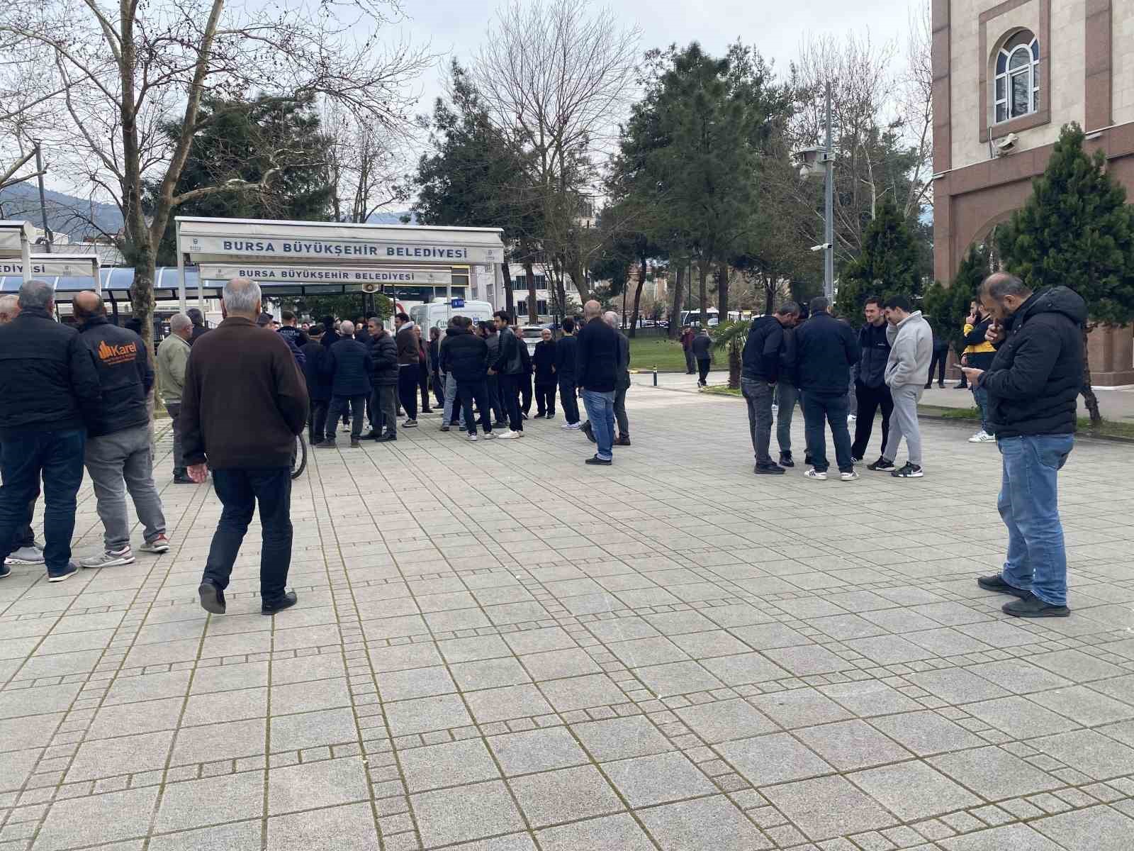 bursadaki silahli saldirida olen guzellik uzmani kadin topraga verildi 5 HVfrkEab