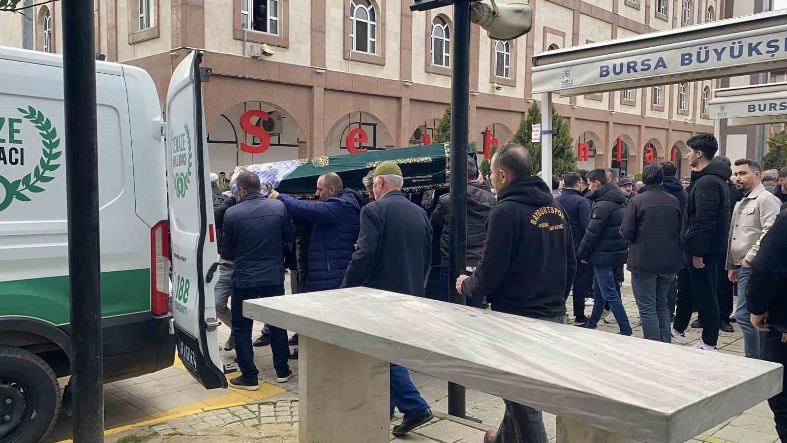 bursadaki silahli saldirida olen guzellik uzmani kadin topraga verildi 8 wvp2Atlu