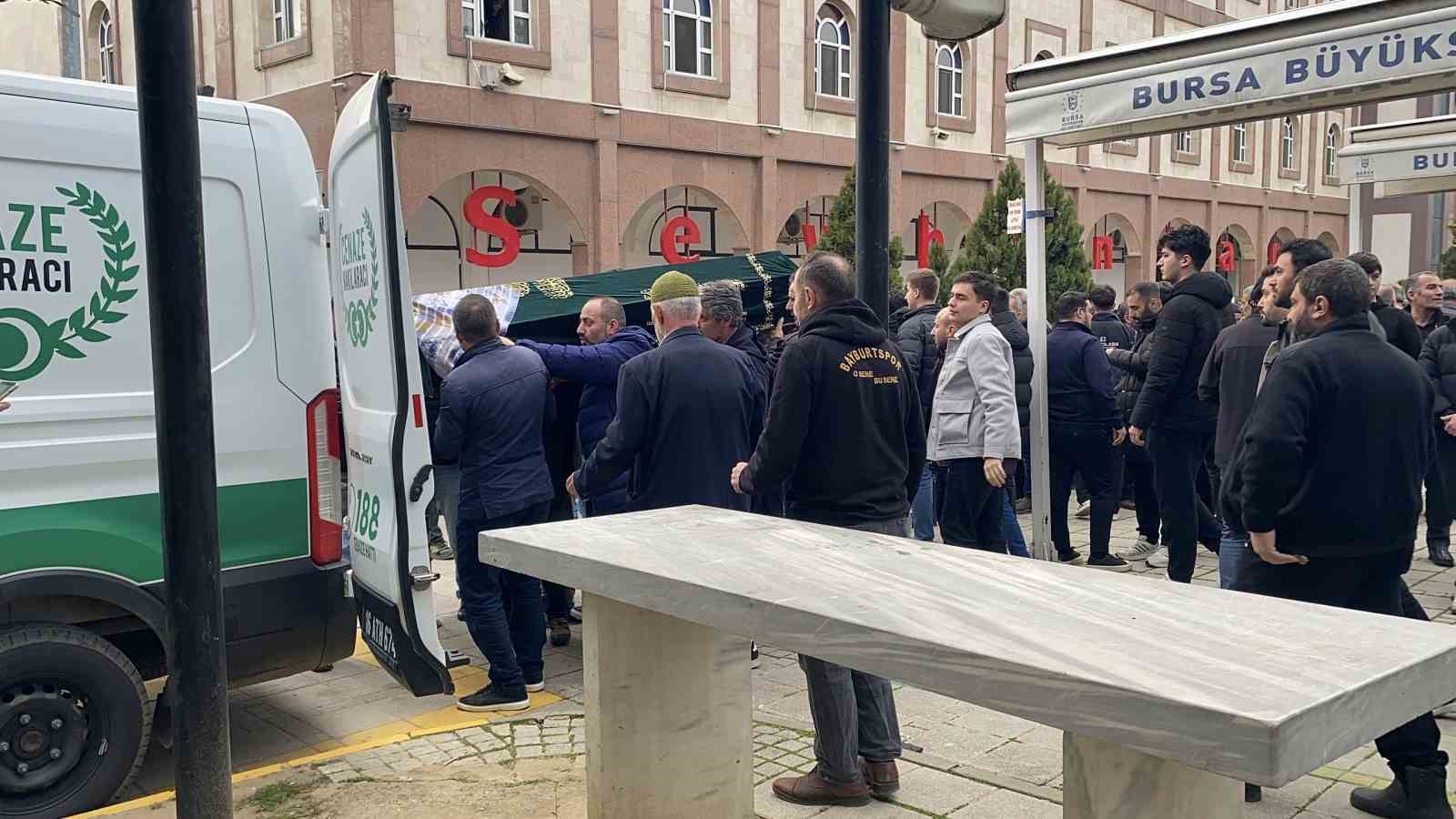 bursadaki silahli saldirida olen guzellik uzmani kadin topraga verildi 9 MerBmQOR