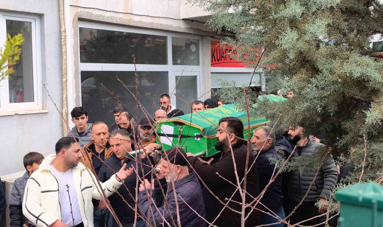 bursadaki tir kazasinda hayatini kaybeden surucu topraga verildi 1 btCInGO5