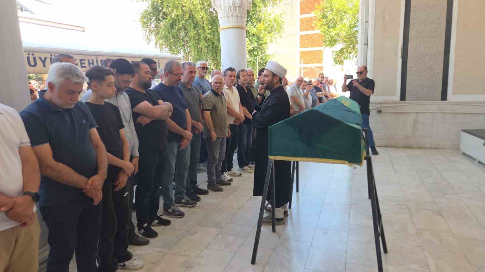 Bursalı iş adamının lösemi tedavisi gören kızı hayatını kaybetti 5 bursali is adaminin losemi tedavisi goren kizi hayatini kaybetti 1