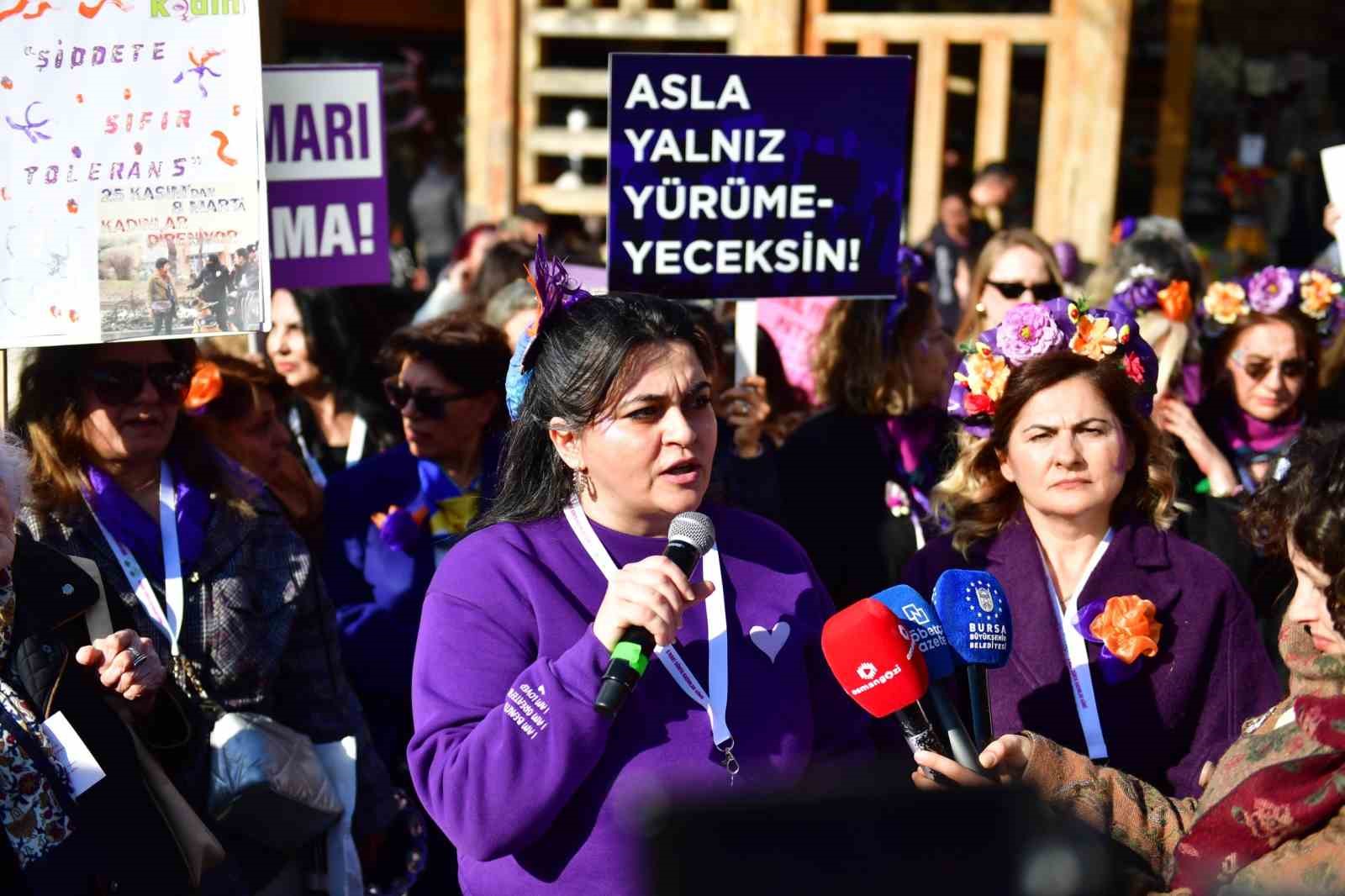 bursali kadinlardan ozgurluk ve esitlik yuruyusu 2 4DD18HBv