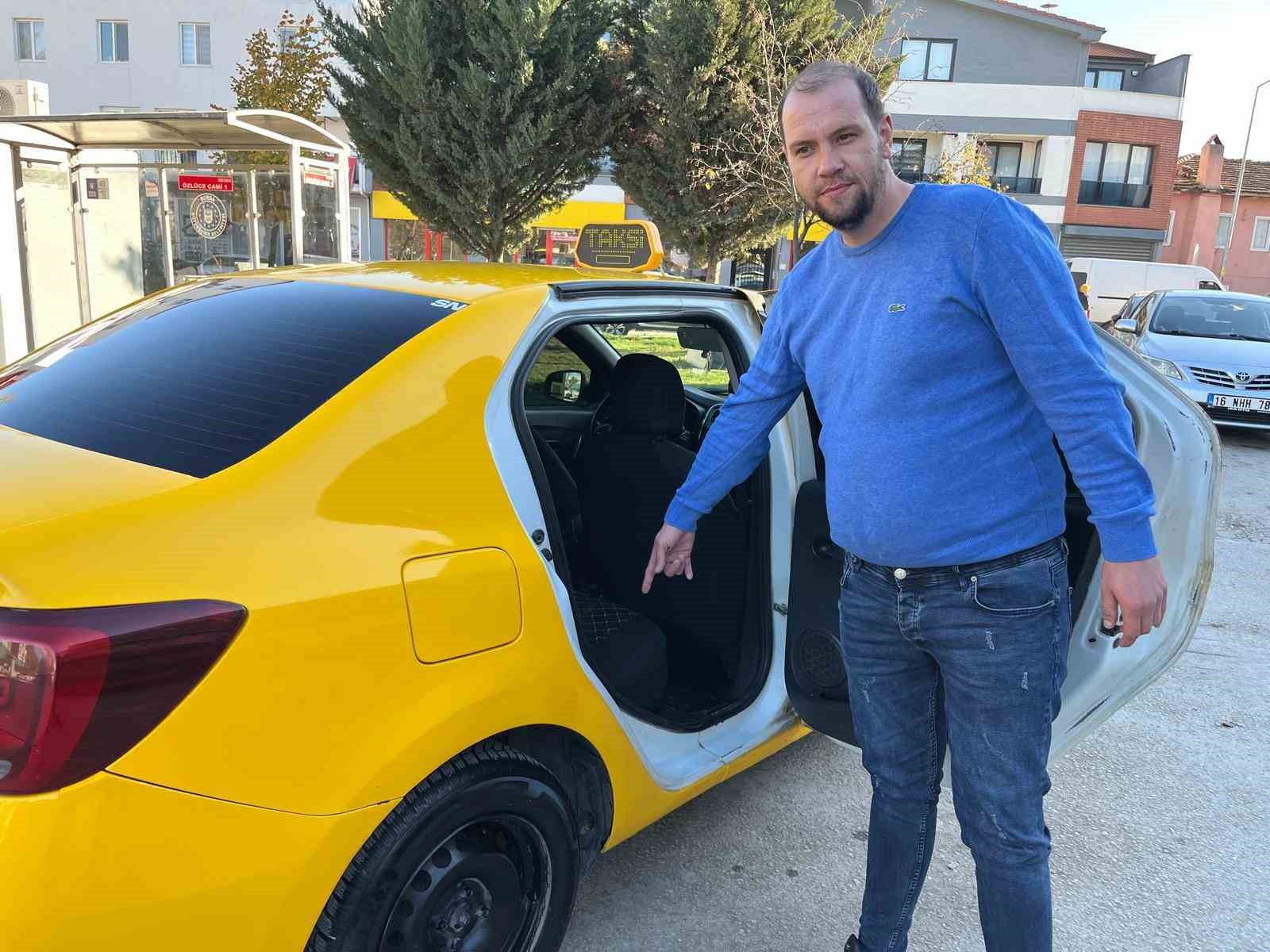 Bursalı taksici yaşlı çiftin araçta unuttuğu 5500 Euro’yu teslim etti 5 bursali taksici yasli ciftin aracta unuttugu 5500 euroyu teslim etti 1 O1C6ScbK