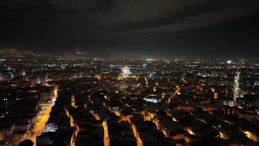 bursalilar yeni yila havai fiseklerle girdi 2 5umbXIeO