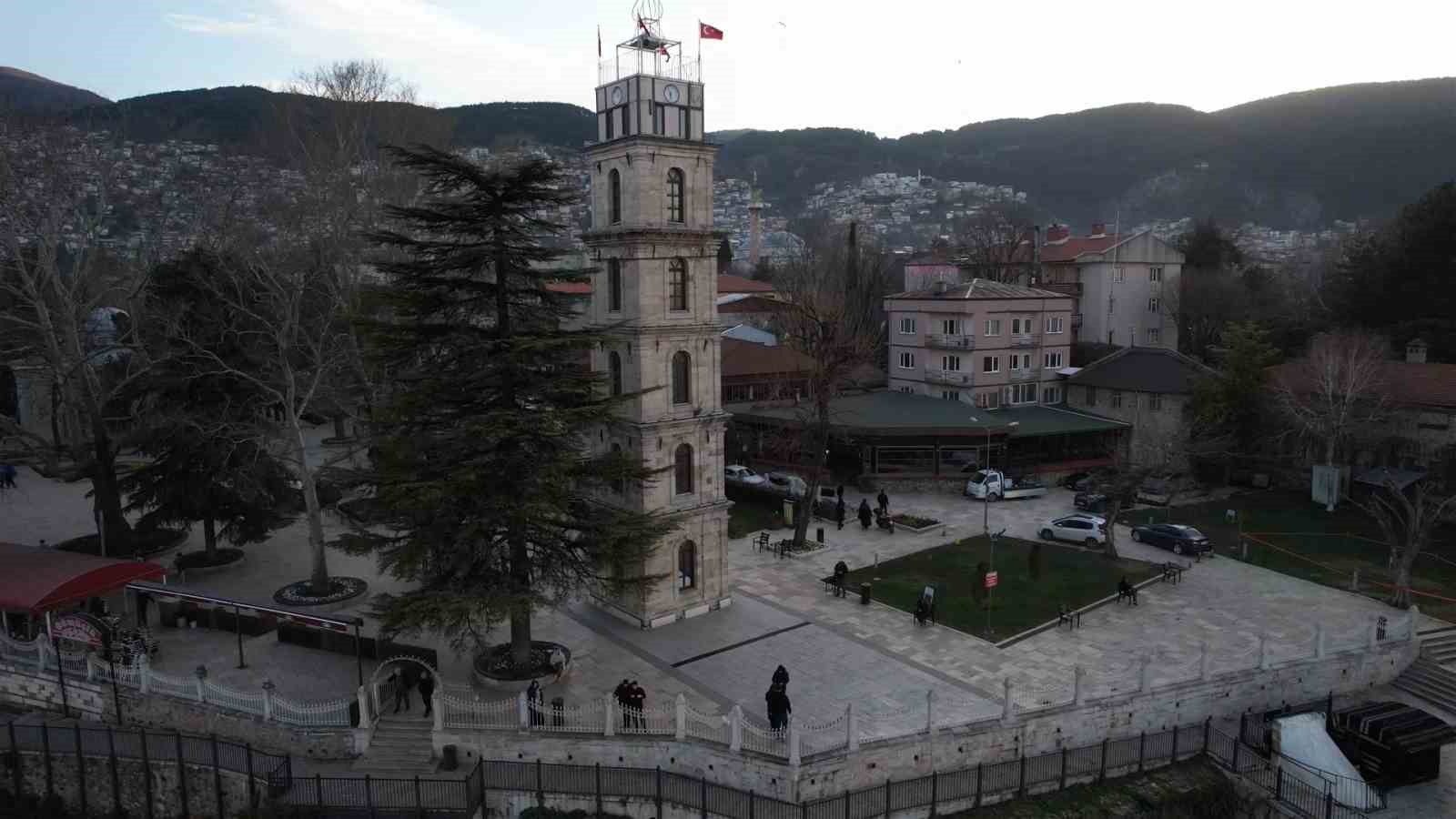 bursalilara iftar ve sahuru ses bombasi ile haber veriyorlar 3 3ulhRtAn