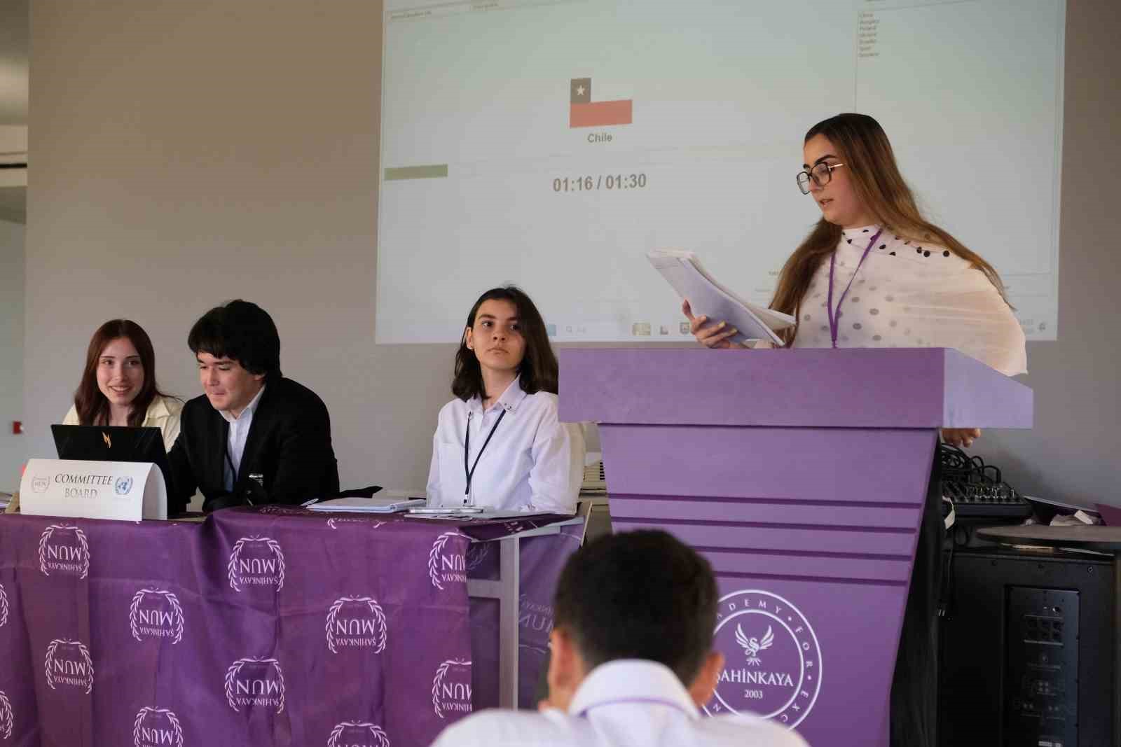 bursanin genc diplomatlari sahinkaya mun26 konferansinda bulustu 3 CRD71Fgk