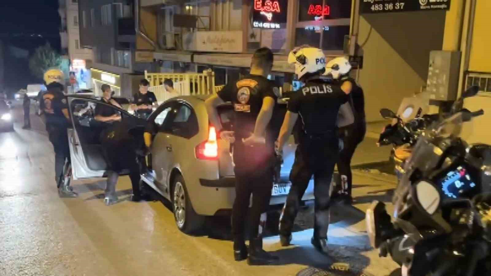 bursanin gozde mahallesinde cok sayida ekiple huzur denetimi 4 EDln9jZp