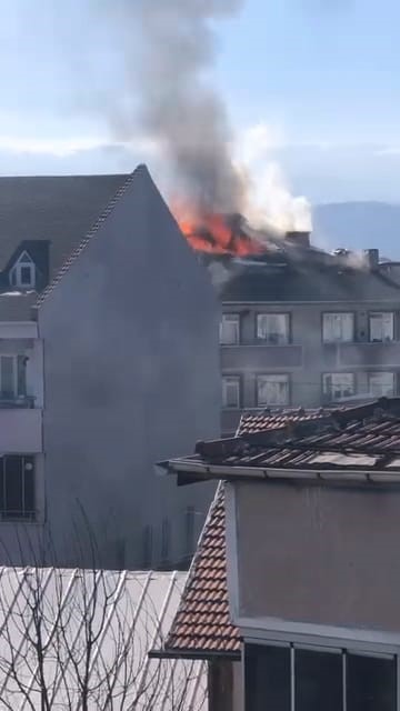 bursanin inegol ilcesinde apartmanin catisi alev alev yandi 3 w51Fsjl1