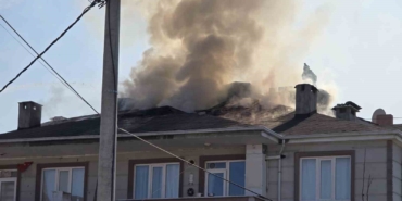 bursanin-inegol-ilcesinde-apartmanin-catisi-alev-alev-yandi-GiqgMrji.jpg