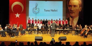 bursanin-kayip-ezgileri-15-temmuz-destaniyla-yankilandi-CsFxhmf6.jpg