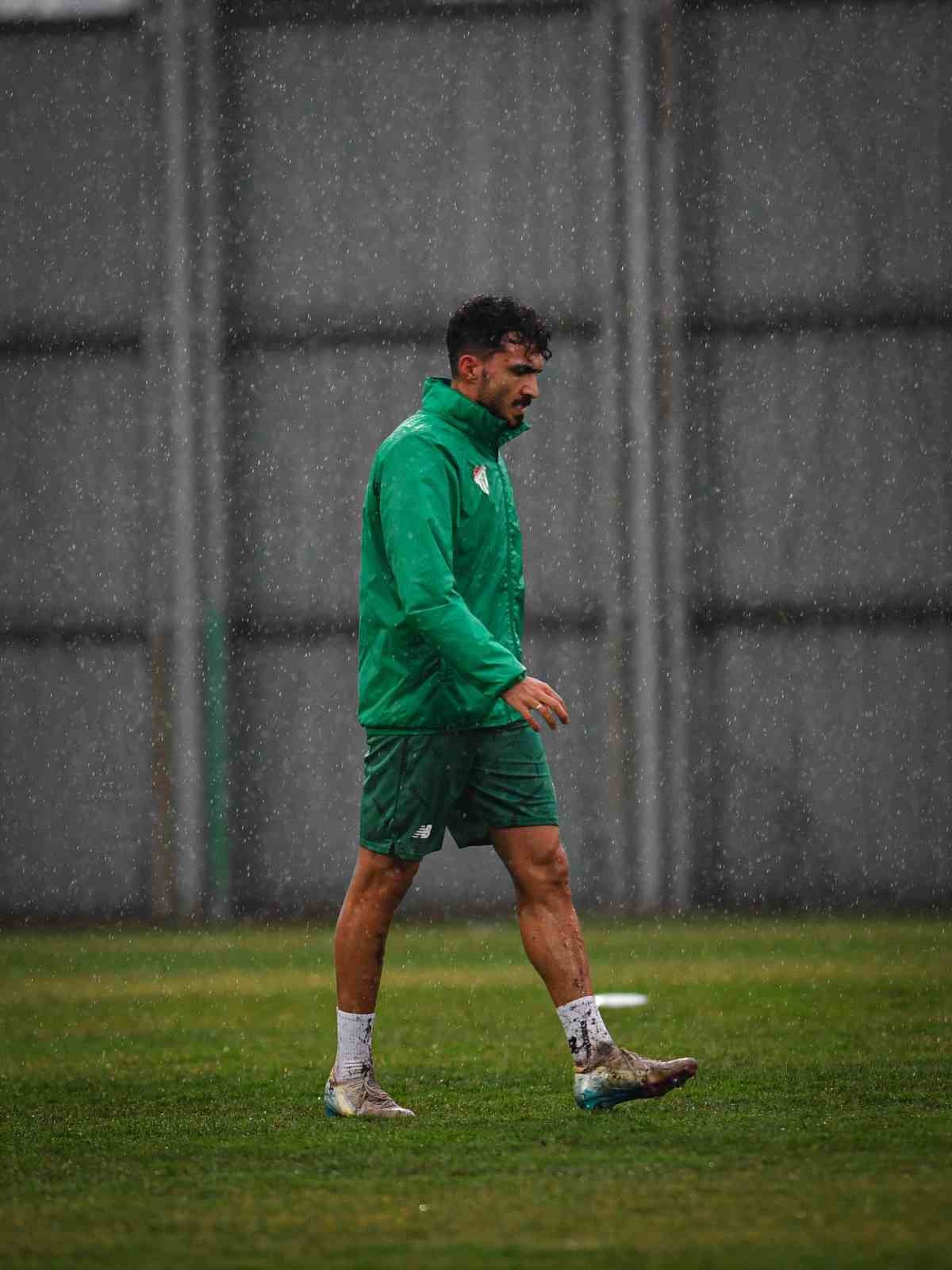 bursaspor adanaspor maci hazirliklarini surdurdu 1 NCEbcR7z