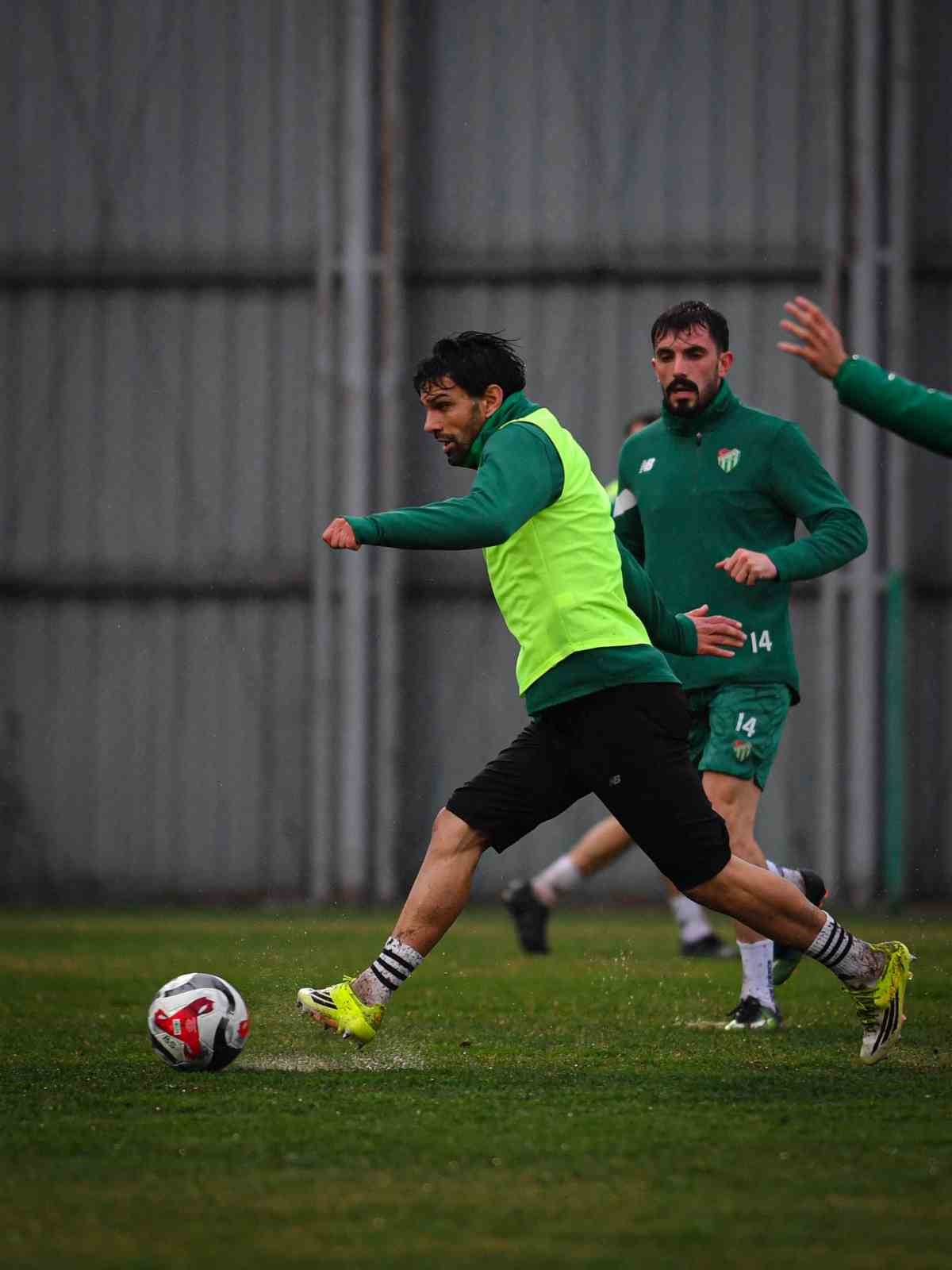 bursaspor adanaspor maci hazirliklarini surdurdu 3 NaekLBal