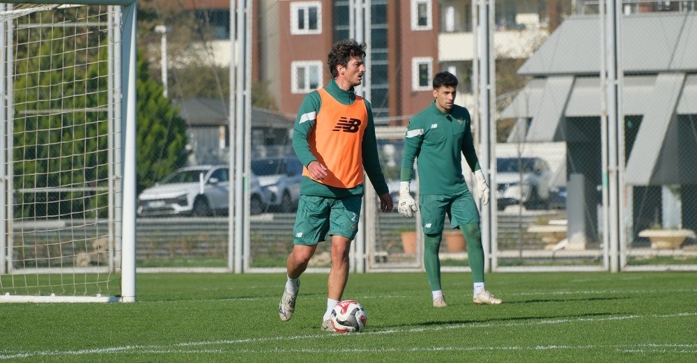 bursaspor aliaga fk maci hazirliklarina basladi 0 MPmCeONu