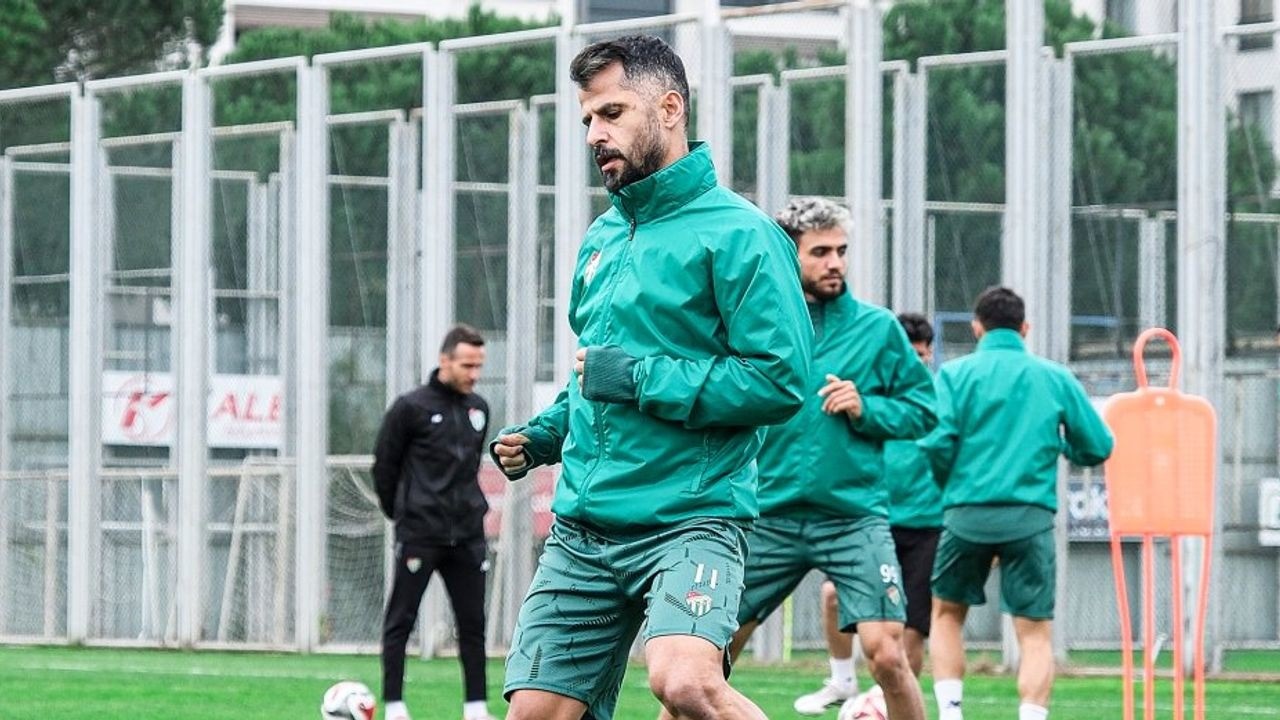 bursaspor antalya kampina cikiyor 1 j8yUO7QU