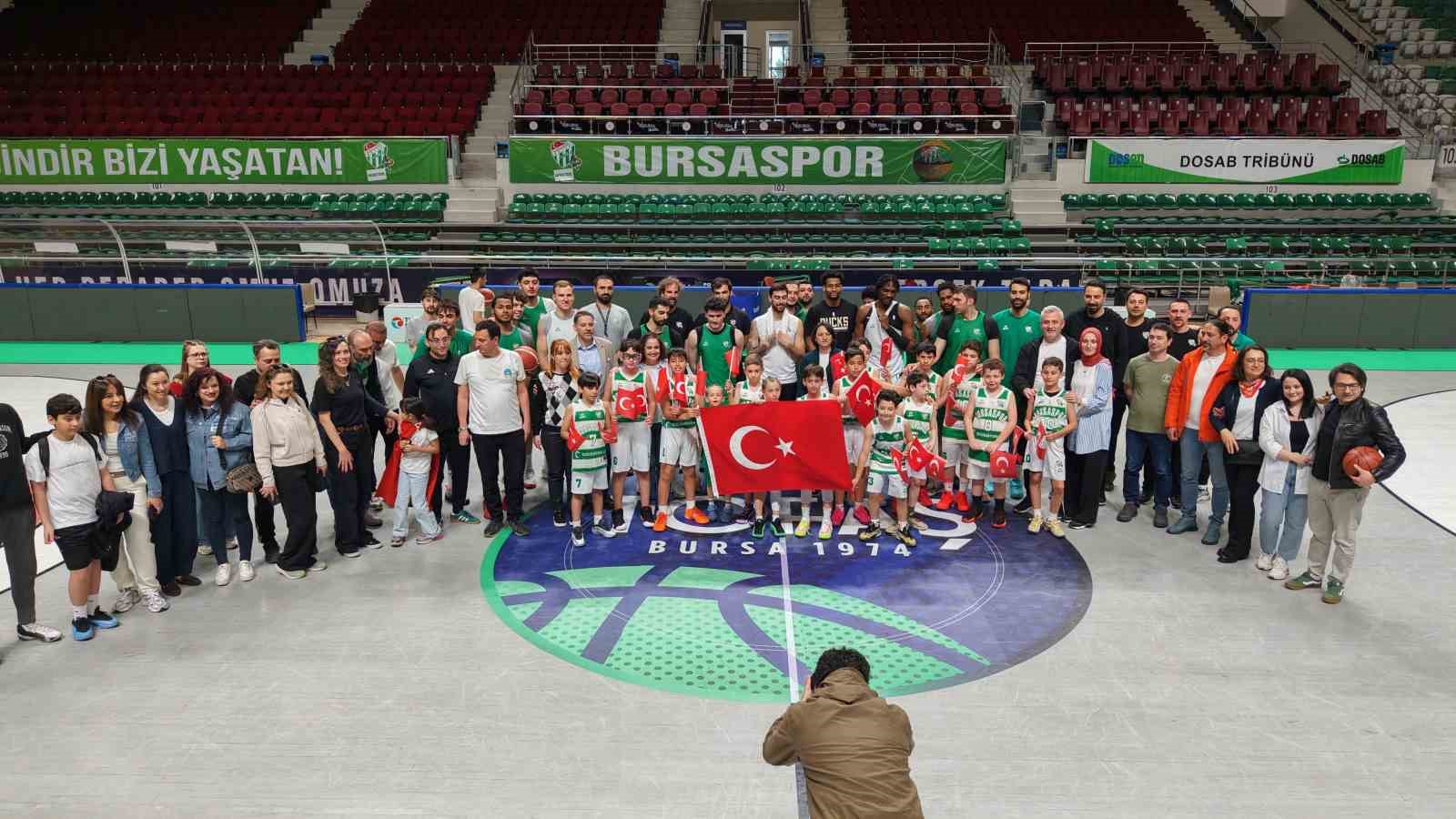 bursaspor basketbol takimini 120lik minikler terletti 4 Y7HqaWsM