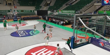 bursaspor-basketbol-takimini-120lik-minikler-terletti-wITFzHQR.jpg