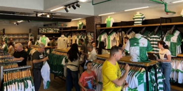 bursaspor-formalarina-taraftardan-yogun-ilgi-WOpwGkTX.jpg